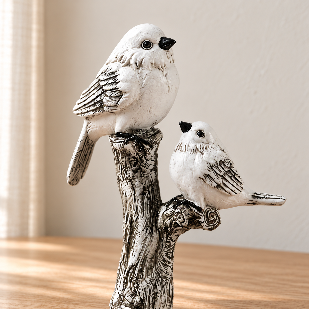 Oiseaux sur branche — Branche verticale, vue d’ambiance