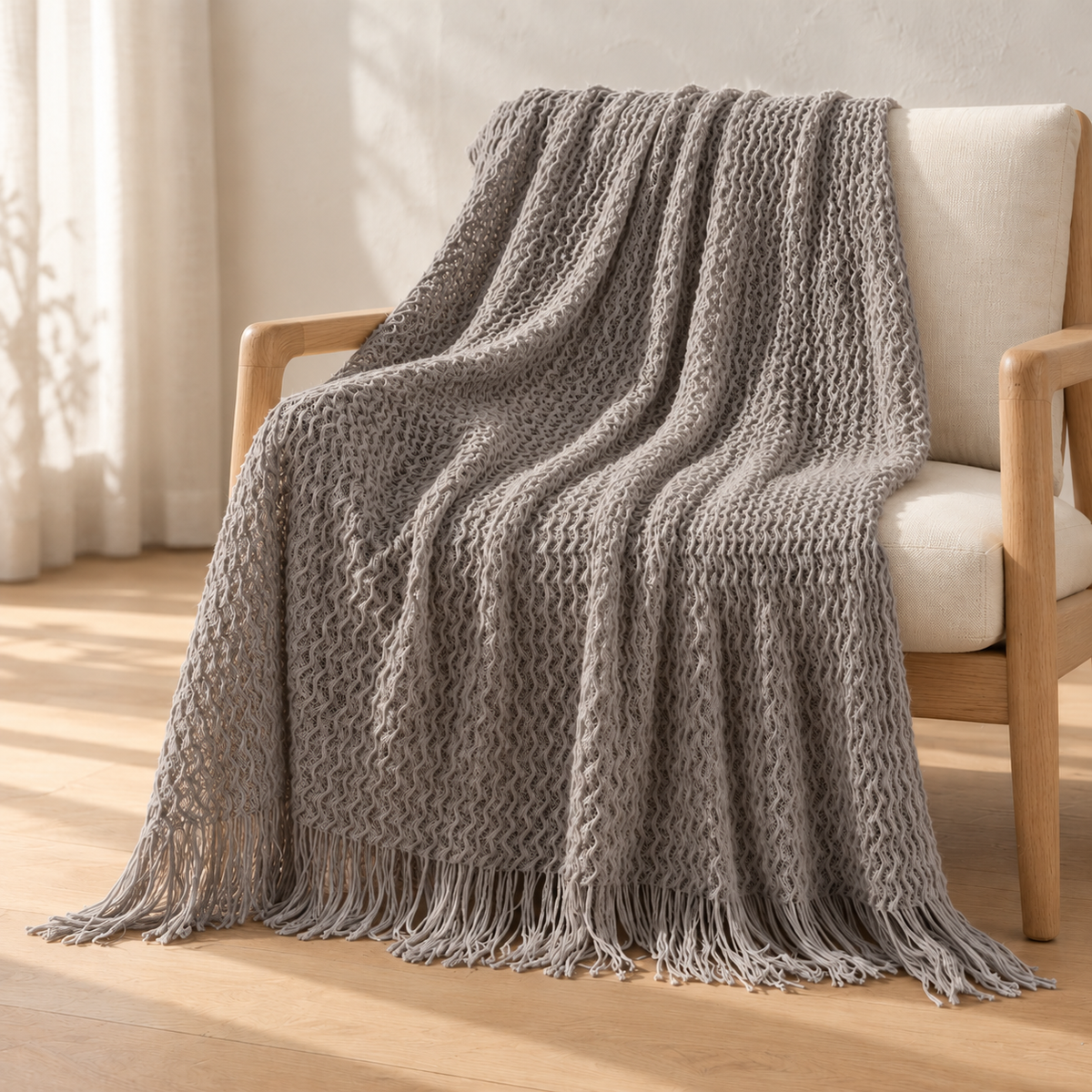 Plaid Épure gris fumé — mise en scène générée par IA à partir des photos du fournisseur.