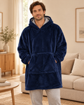 Pull plaid Douceur bleu marine porté par un modèle